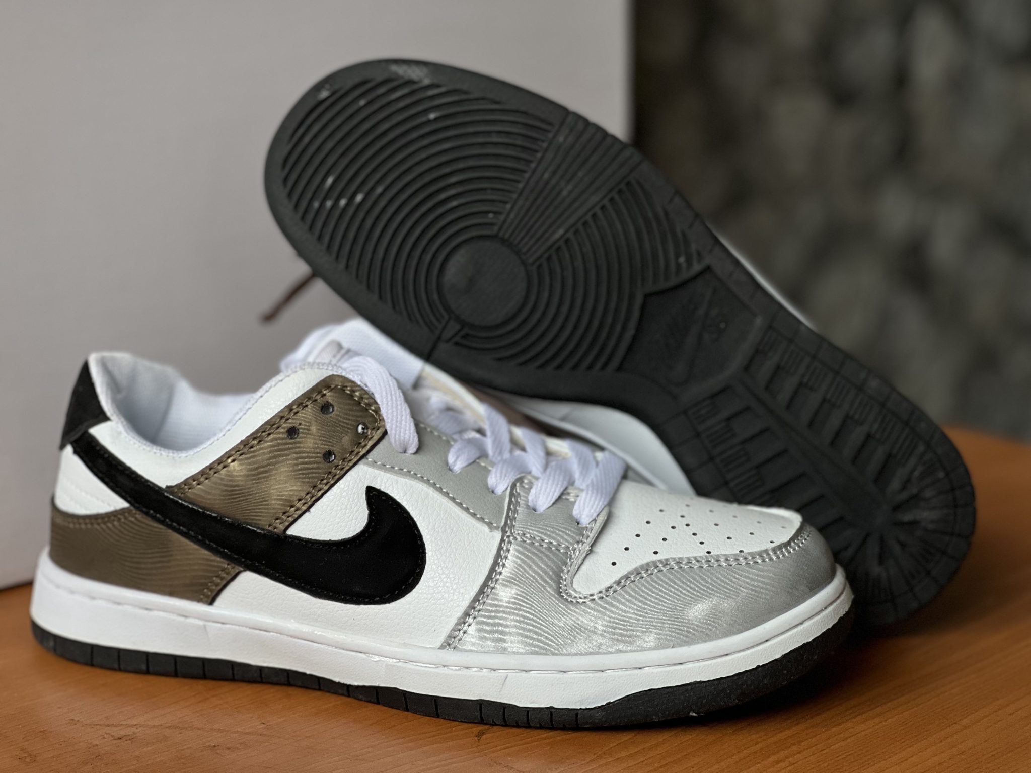 dunk low sb road